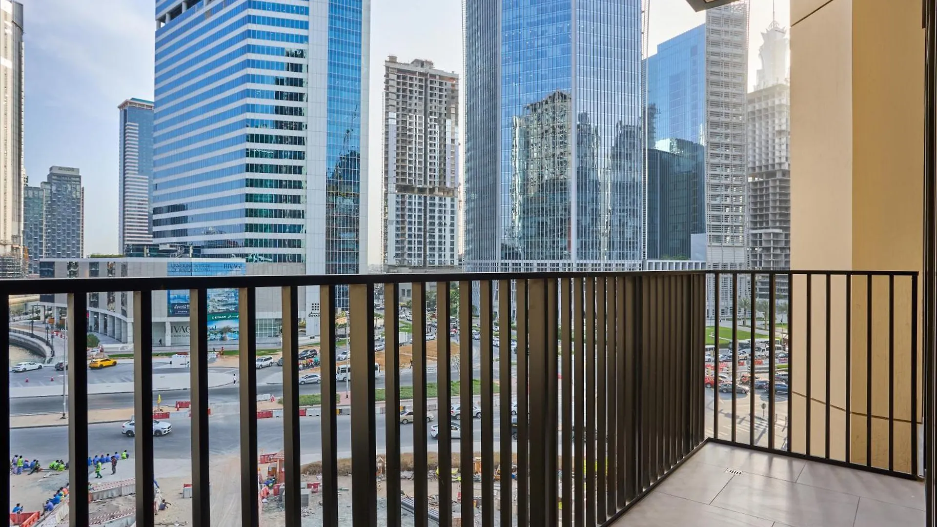 Bright And Modern City Apartment In Business Bay With Two Balconies, Pool, Gym, Free Parking And Self Check In, Sleeps Up To Four, By Stayfinity Dubai 0*,  United Arab Emirates