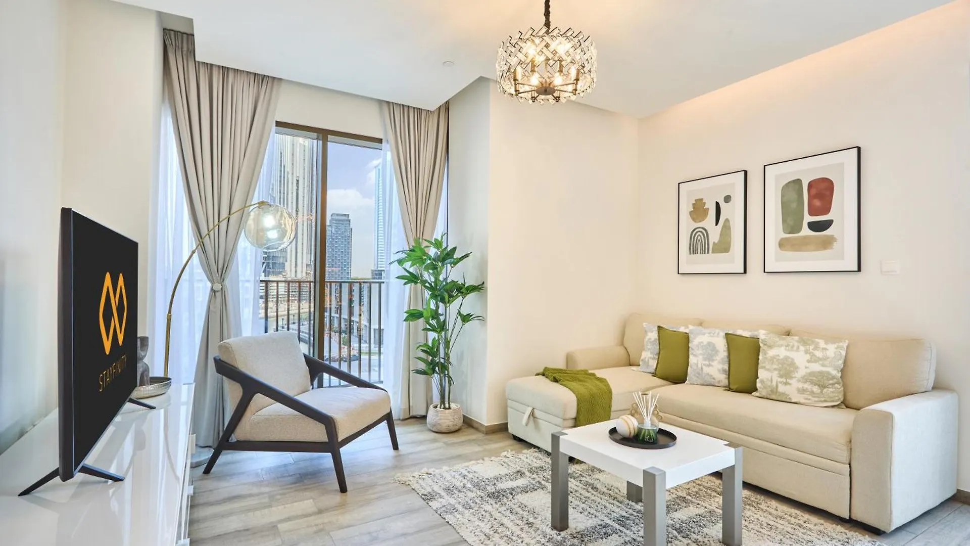 Bright And Modern City Apartment In Business Bay With Two Balconies, Pool, Gym, Free Parking And Self Check In, Sleeps Up To Four, By Stayfinity Dubai