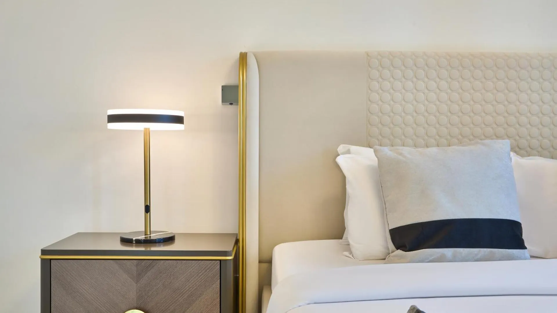 Bright And Modern City Apartment In Business Bay With Two Balconies, Pool, Gym, Free Parking And Self Check In, Sleeps Up To Four, By Stayfinity Dubai United Arab Emirates