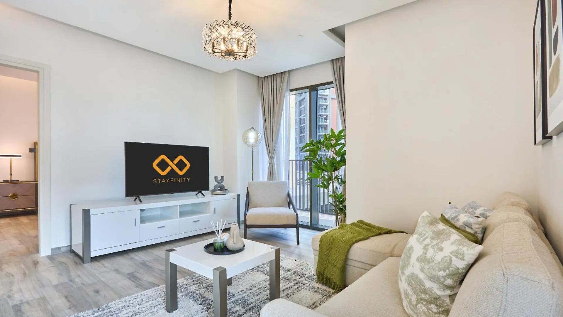 Bright And Modern City Apartment In Business Bay With Two Balconies, Pool, Gym, Free Parking And Self Check In, Sleeps Up To Four, By Stayfinity Dubai