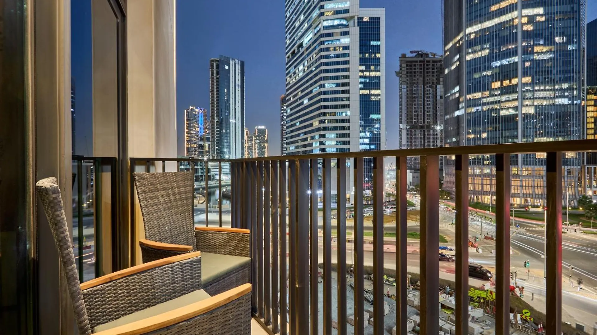 Bright And Modern City Apartment In Business Bay With Two Balconies, Pool, Gym, Free Parking And Self Check In, Sleeps Up To Four, By Stayfinity Dubai United Arab Emirates