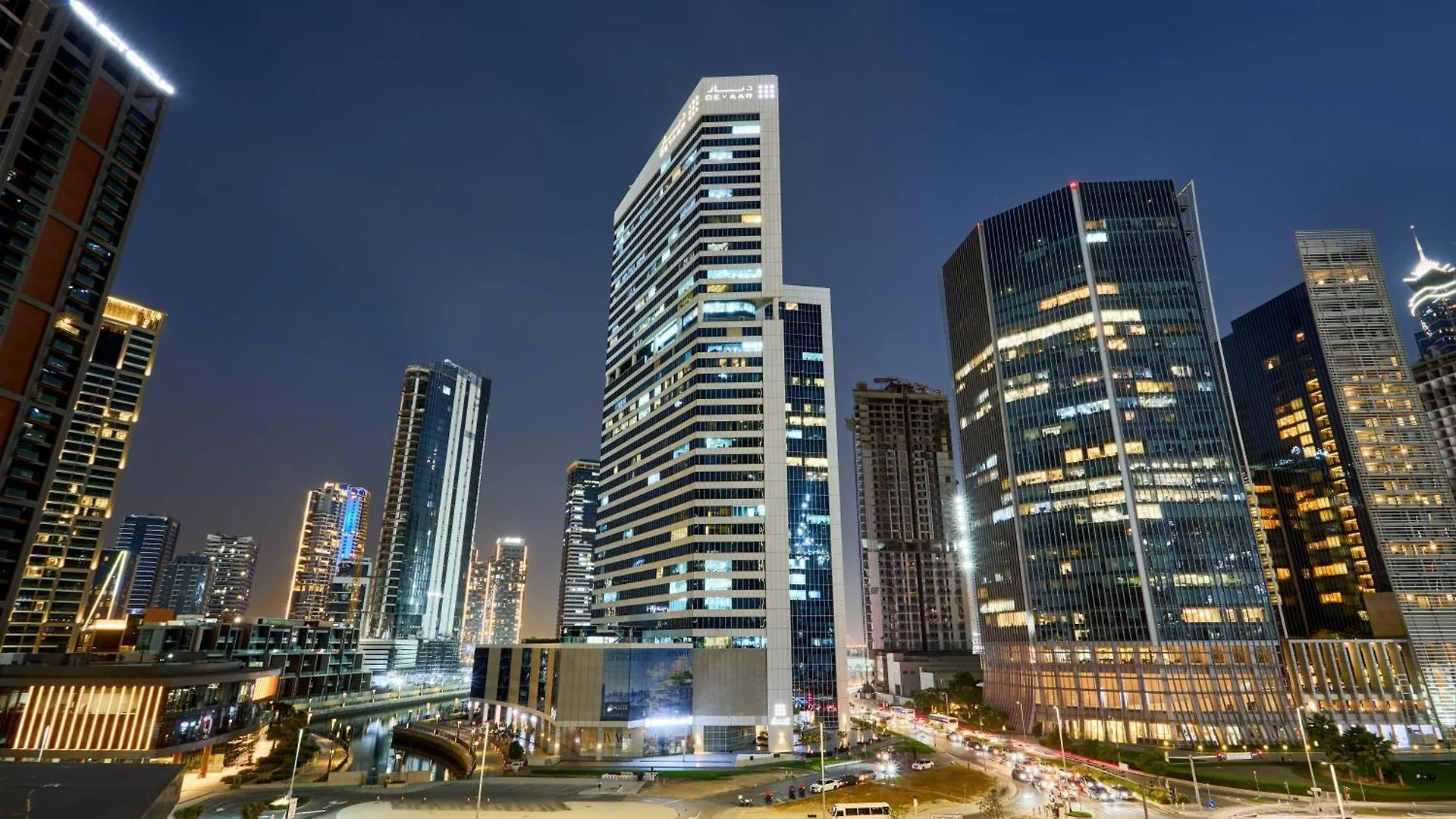 Bright And Modern City Apartment In Business Bay With Two Balconies, Pool, Gym, Free Parking And Self Check In, Sleeps Up To Four, By Stayfinity Dubai 0*,  United Arab Emirates