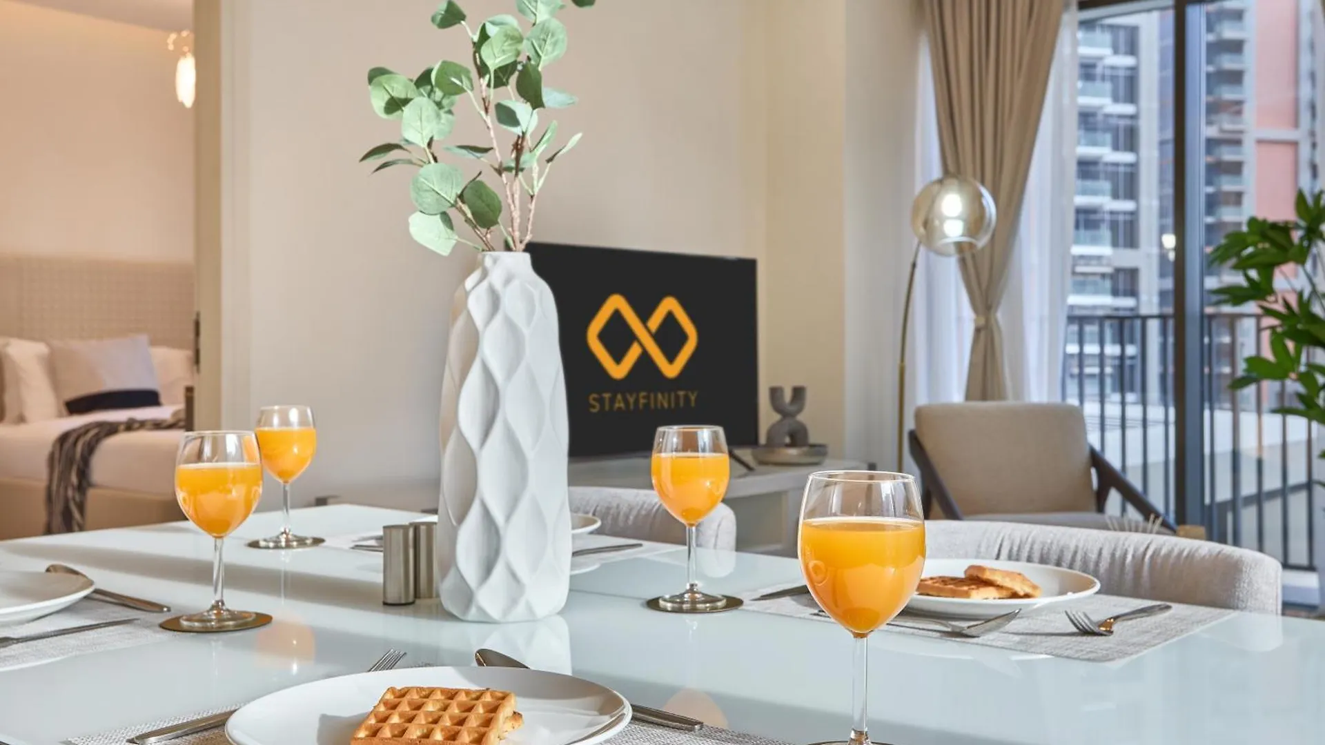 Bright And Modern City Apartment In Business Bay With Two Balconies, Pool, Gym, Free Parking And Self Check In, Sleeps Up To Four, By Stayfinity Dubai